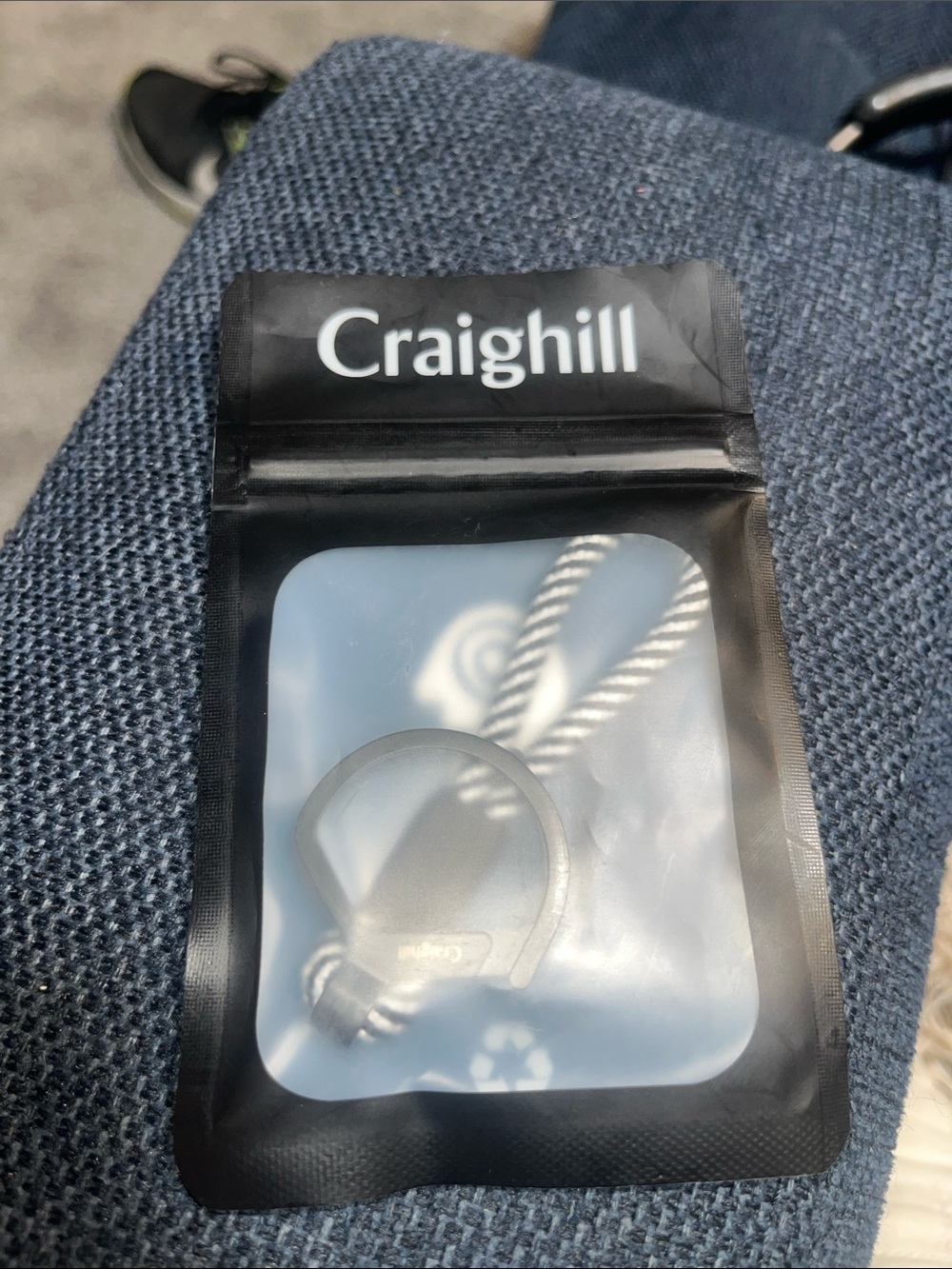 Black Phone Ring and Lanyard — Secure Grip with Strap